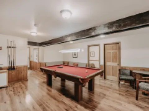 Mt Baker Lodging Cabin 3 is a Very Large Cabin on Acreage Hoteles en Deming