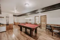 Mt Baker Lodging Cabin 3 is a Very Large Cabin on Acreage Hotels in Deming