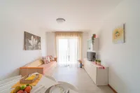 Colourful and lively apartment in Lignano