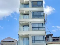WH Chamkarmon Residence Hotels near Boeng Pralit