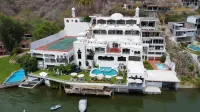 Marina Palace Teques Hotels in Tequesquitengo