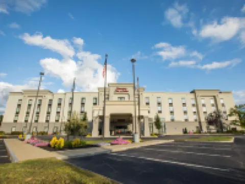 Hampton Inn & Suites Tilton Hotels in Tilton