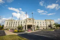 Hampton Inn & Suites Tilton فنادق في Tilton