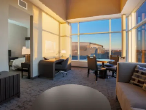 埃文斯維爾希爾頓逸林酒店 埃文斯維爾酒店