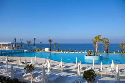 King Evelthon Beach Hotel & Resort Hotels in Chlórakas