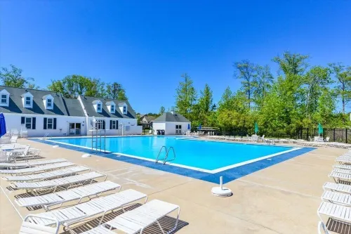 Beautiful Pines Home - Great for Large Families & Close to All Area Attractions!