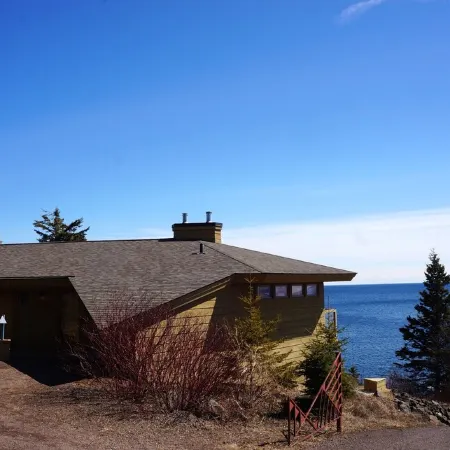 Private End Condo on Superior w/ Panoramic Views!  Fireplace & Private Sauna!