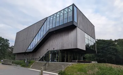 Gut Ausgestattetes und Modernes Ferienhaus mit Eingezäuntem Garten, Strandnah Hotels in Sahlenburg