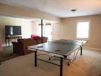 “Whole Home Near Roanoke • Ideal 10+ Night Stay - VT, Hollins Liberty Graduation Hotels in Botetourt County