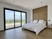 Luxurious villa with pool, jacuzzi and exceptional view! 5 minutes from the beach
