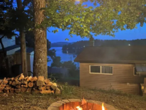 Beautiful 2 bedroom cabin with amazing lake views Ξενοδοχεία στην πόλη Grainger County