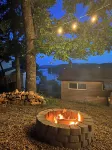 Beautiful 2 bedroom cabin with amazing lake views