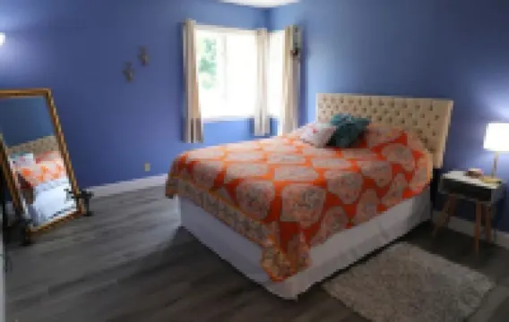 The Maria Two Bedroom LOWER, close to Falls & Casino!