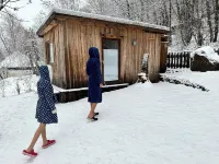 Höllenberghütte in Lug, with garden sauna, holiday home in the Palatinate Forest Các khách sạn ở Lug