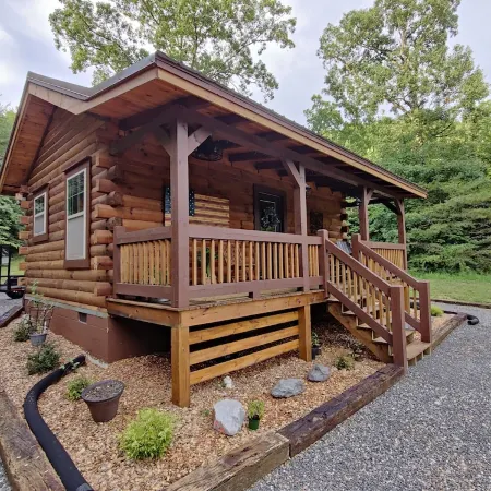 Bennett Lake Tiny Cabin
