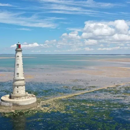 T2 apartment with garden, ROYAN, near seafront Отели в г. Руайан