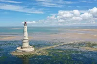 T2 apartment with garden, ROYAN, near seafront