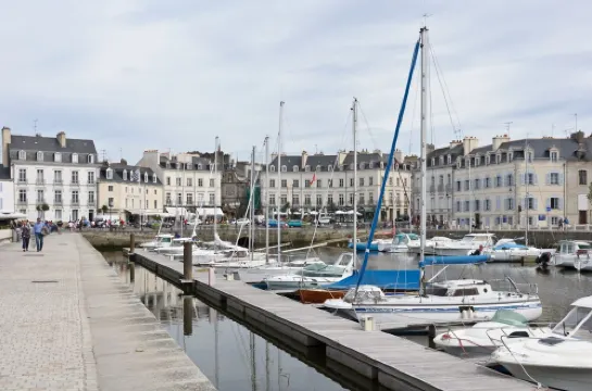 Pretty Apartment T1 Bis 31 m2 Located at the Port of Vannes for 2 Persons