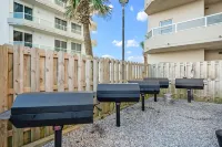 The Perfect Beach Vacation!  Private parking. Unit 703,  3BR, 3BA, Sleeps 12