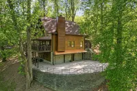 The Treehouse Cabin Mins to Center Hill Marina Caney Fork River Edgar Evins Park