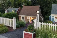 King Bed 'Romantic Tiny Home Escape' Cozy up!