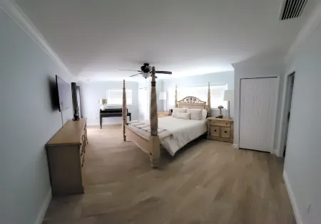 Jasper Villa - Pool & Hot Tub. Beach supplies and a home with all the amenities! Отели в г. Форт Майерс