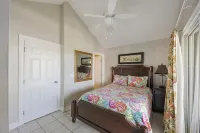 Waterfront Duck Key Villa - Sleeps 6 Hotels near Dolphin Research Center