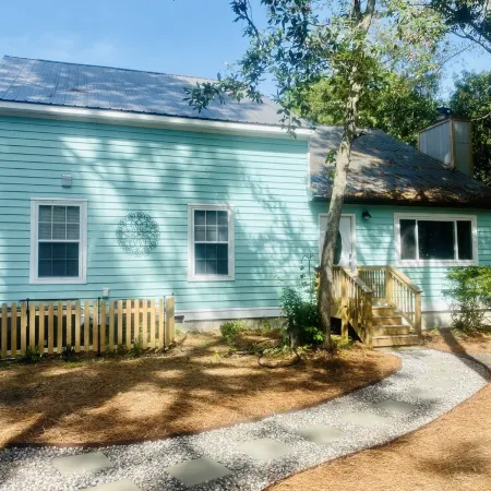 Peaceful private pool home dog friendly sleeps 8. large private lot fully fenced