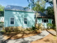 Peaceful private pool home dog friendly sleeps 8. large private lot fully fenced - Wifi