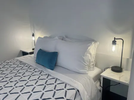 Clean Studio Walk to Old Market Отели рядом с Аэропорт Эпплей-Эйрфилд