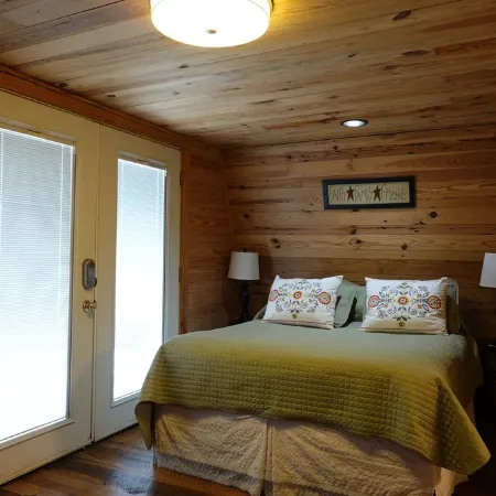 London's Mountain House - Cozy Romantic mountain cabin - easy paved road access