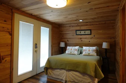 London's Mountain House - Cozy Romantic mountain cabin - easy paved road access - Wifi