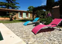 Magical: Completely renovated farmhouse in the middle of an olive grove Hotels in Cotignac