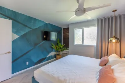 Modern, Romantic Vibes in the Tropics Hotels near CLIMB Works Keana Farms Zipline Tour