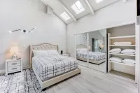 491-Luxury Home w/ AC & Patio near Meta & Stanford