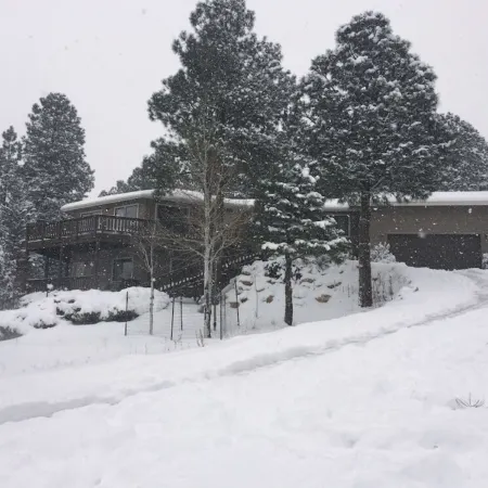Incredible Mountain Views! Flagstaff home in Continental Country Club Sleeps 12