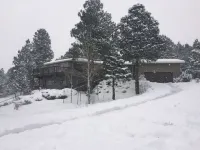 Incredible Mountain Views! Flagstaff home in Continental Country Club Sleeps 12