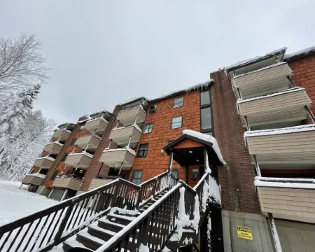 Beautiful ski condo, close to multiple ski mtns Hotels in Mendon