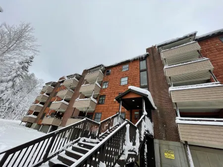 Beautiful ski condo, close to multiple ski mtns