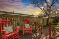 Charming Historic Shotgun House minutes to FQ/CBD Hotels in Garden District