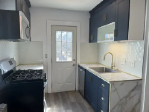 Remodeled Townhouse close to Boston Hotels in Watertown