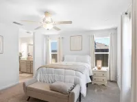Serenity, a tranquil 4-bed, 3-bath home minutes away from UC Merced. 머시드 호텔