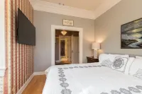 VICTORIAN VILLA - Hot Tub, Pool Table &, Amazing Outdoors