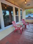 Cozy, remodeled townhome retreat in downtown Historic Wallace!