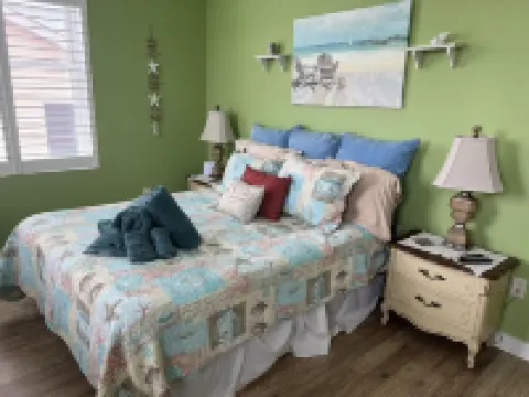 Peaceful South Bowers Beach Pink Firehouse near DE Turf with amazing views