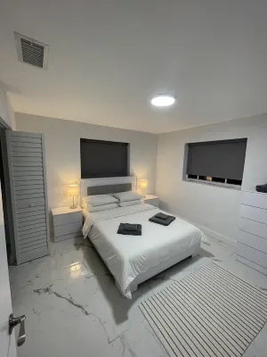 Stylish, Comfortable 3 bedroom house 포스터 공원 주변 호텔