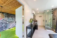 Luxury Villa W/ Pool, Concierge, Yacht and Chef Services!