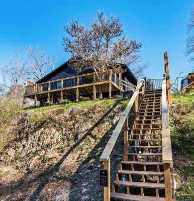 Christmas Decor * Walk to Coaster & Parkway * Bunkroom * Dogs