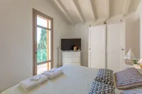 Independent villa free on 4 sides with an annex 1.2 km from the Sea