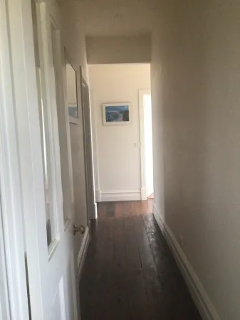 Quite cosy Cottage close to Port. Pet friendly Отели в г. Яррам